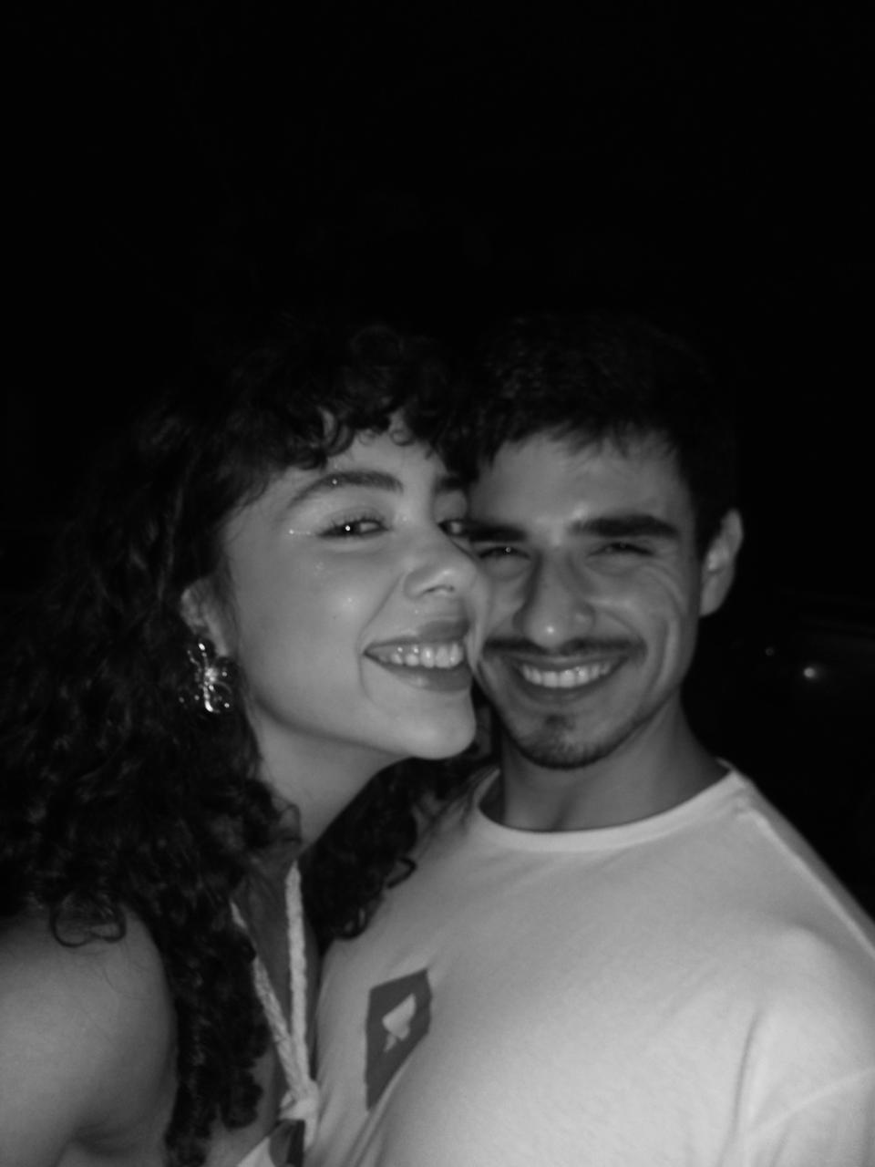 Nós dois sorrindo em uma noite especial